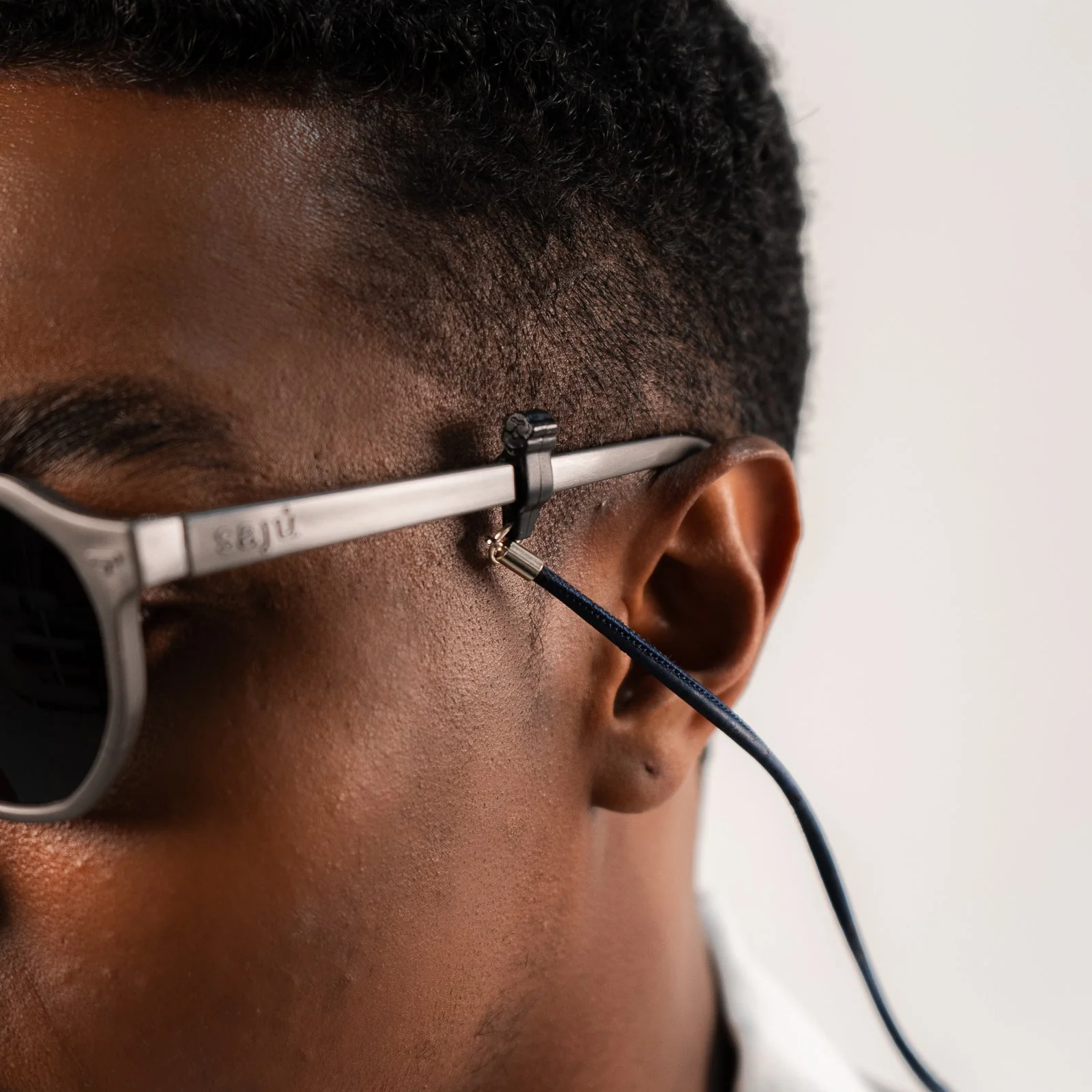 Cuelga Gafas Alcornoque - Image 17