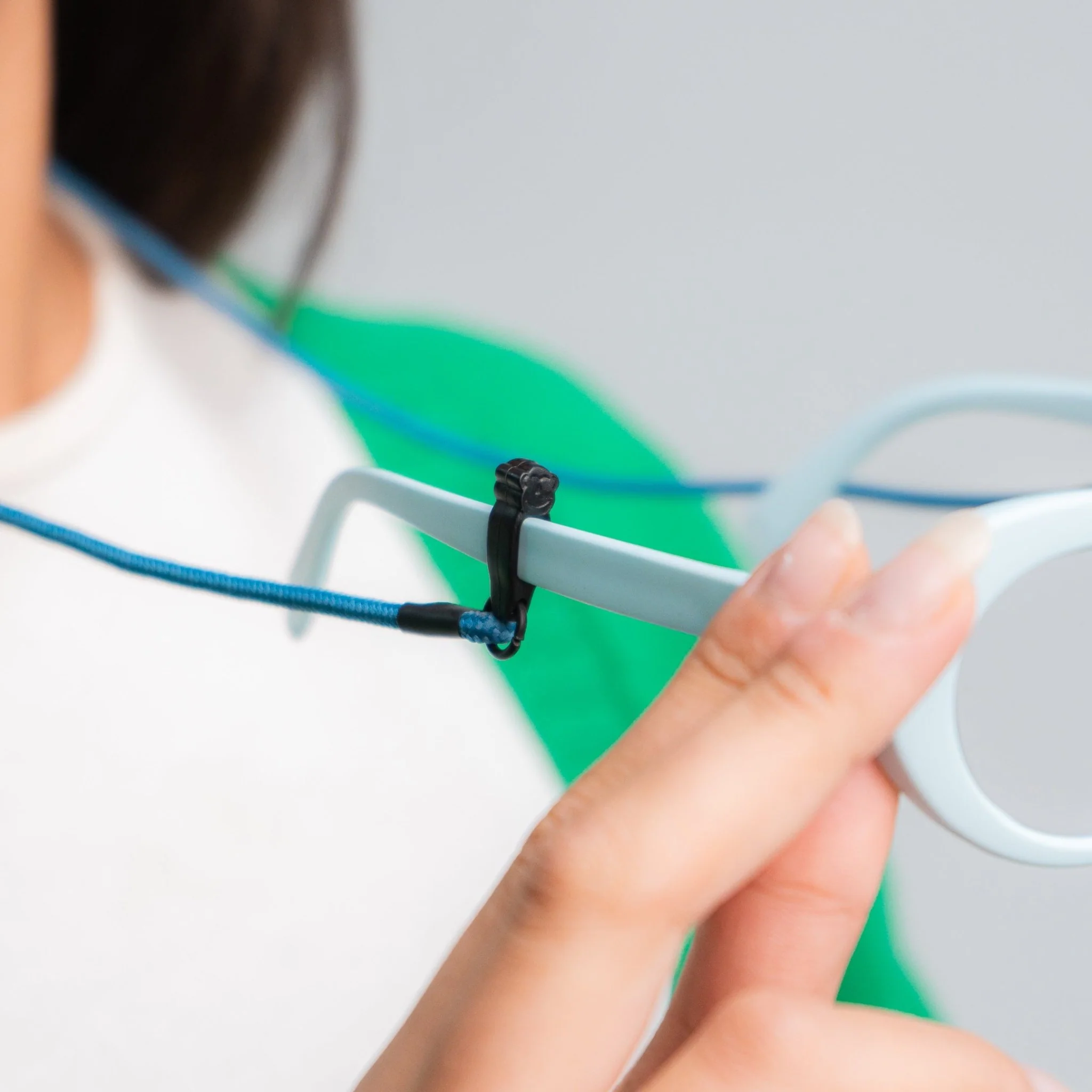 Cuelga Gafas Slim Light - Image 13