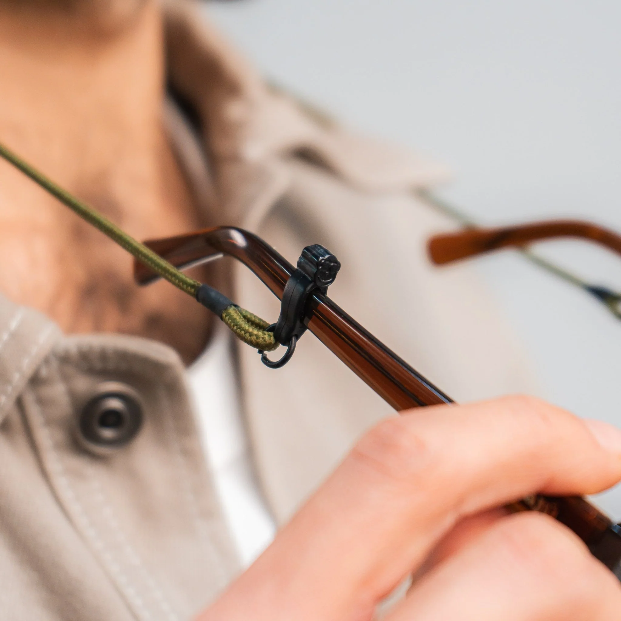 Cuelga Gafas Slim Light - Image 18
