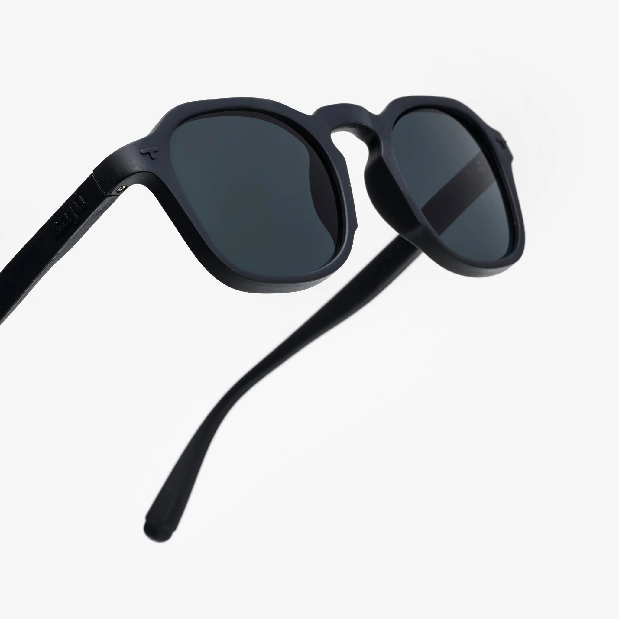 Lup Black - Image 2