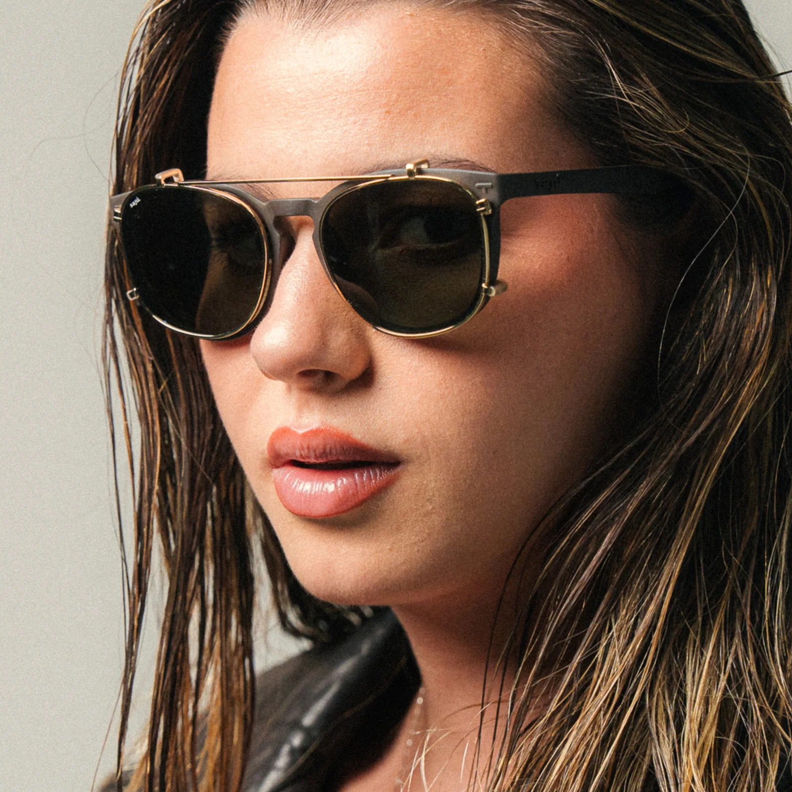 Clip-On - Chelsea Gold - Image 2