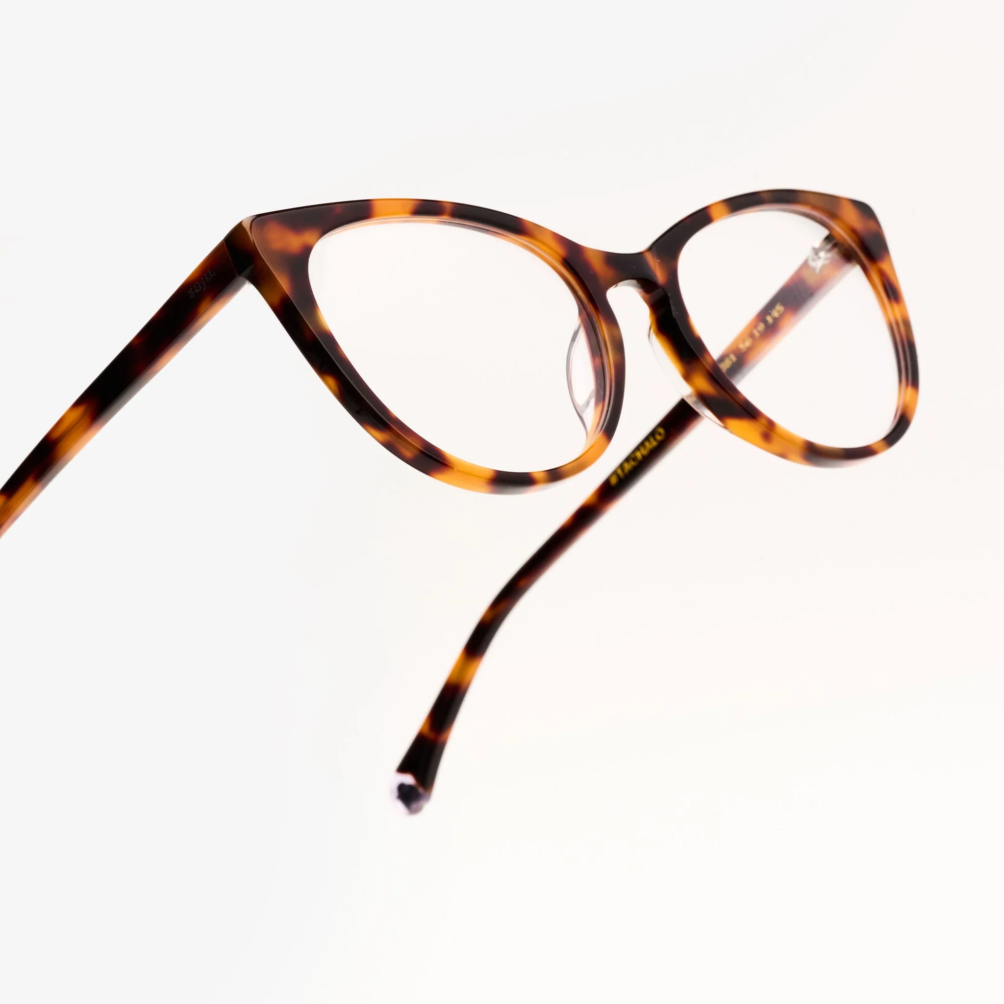 Vane Mid Brown Formuladas - Image 4